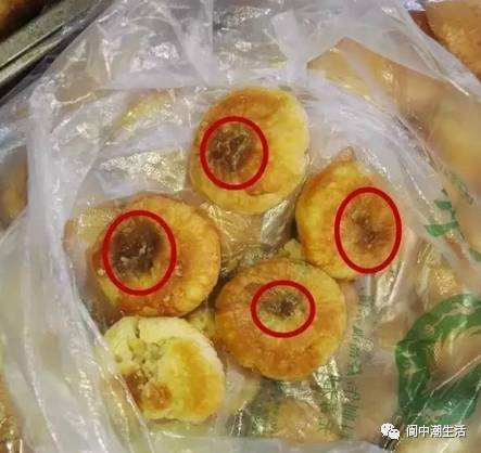 阆中古莲池街一糕点铺出售霉变食品被查 如果你买了赶紧扔
